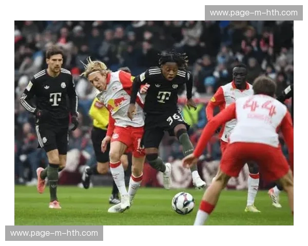 拜仁慕尼黑客场2-1战胜埃因霍温，锁定积分榜第二